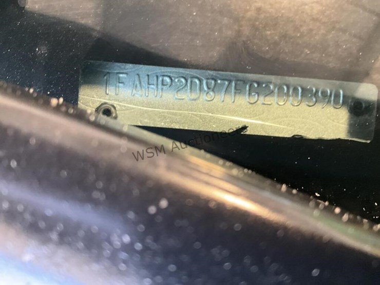 2015-ford-taurus-sdn-image-14