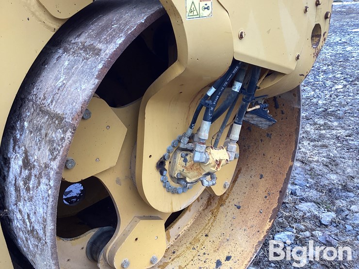 caterpillar-cb64-image-15