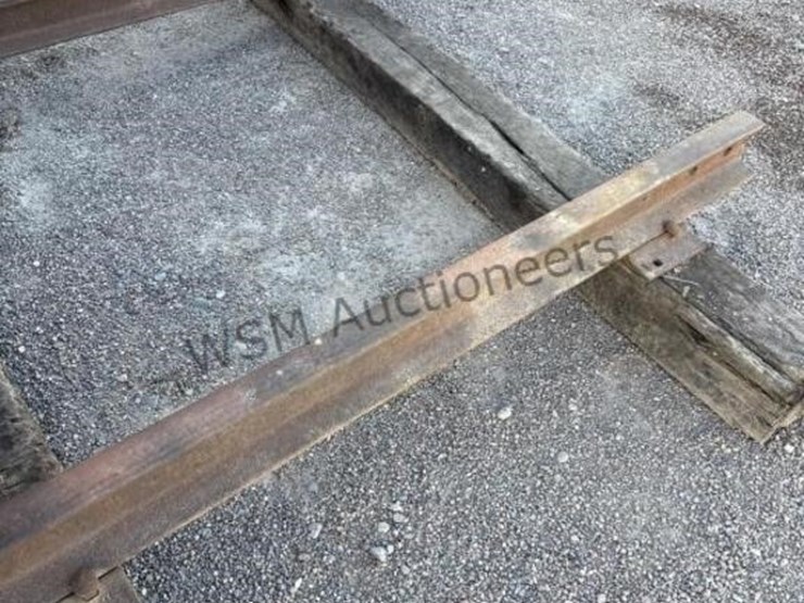 caboose-rail-car-w/-trucks-&-rail-section-image-44