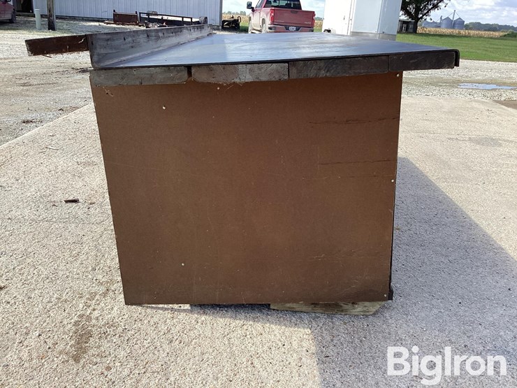 metal-work-bench-w/-8-drawers-image-17