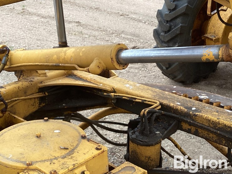 john-deere-570-image-17