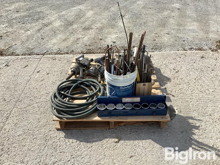 3/4-socket-set,-sander,-saw,-files-&-miscellaneous-tools-image-8