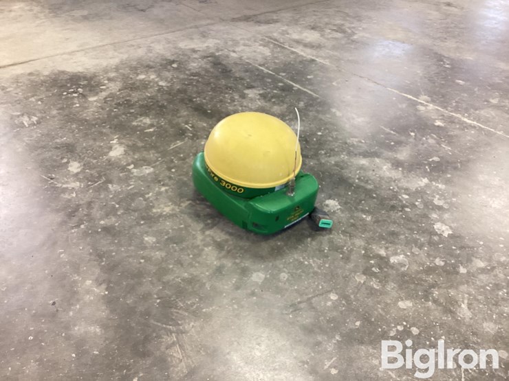 2011-john-deere-3000-image-7