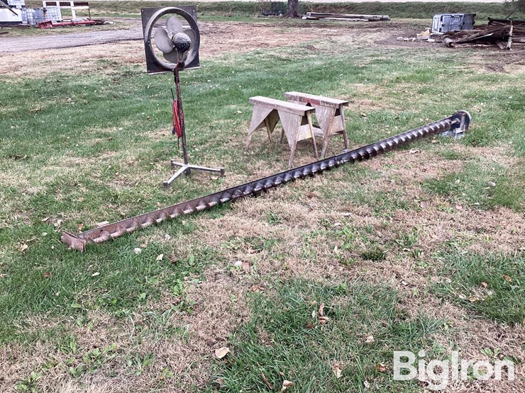 sweep-auger,-metal-saw-horses,-fan-image-5