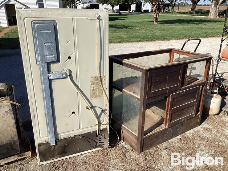 garage-cabinets,-tools,-shelving,-refrigerator,-fan,-miscellaneous-items-image-14