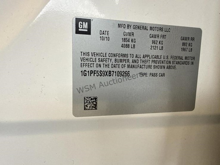 2011-chevrolet-cruze-lt-sdn-image-15