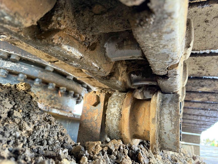 2015-caterpillar-335fl-image-9