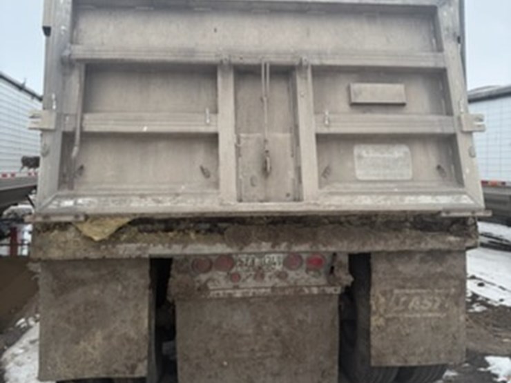 1996-travis-end-dump-image-3