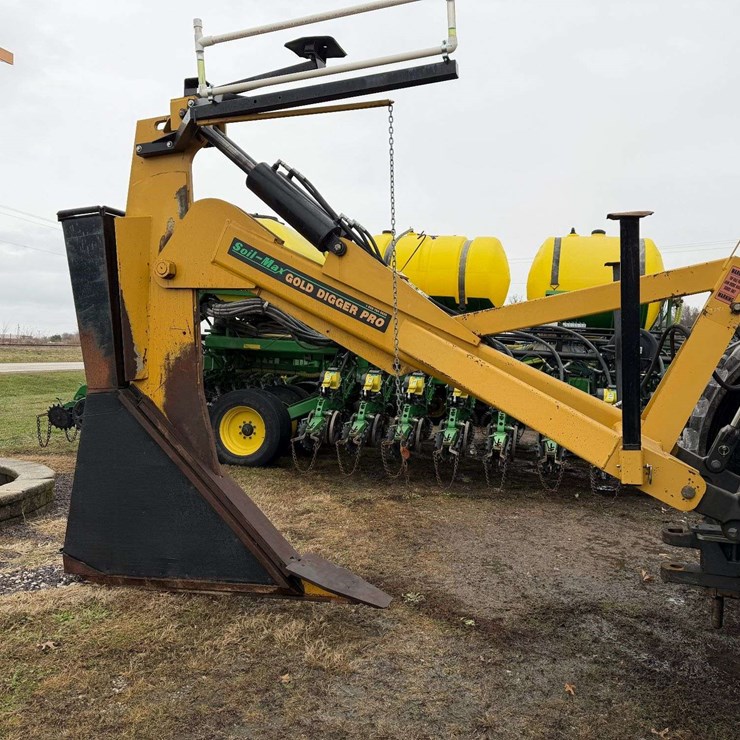 2010 Soil Max 3 point Tile Plow w/3 Boots