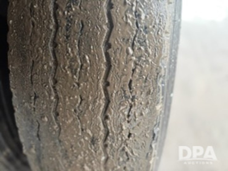 2011-timpte-grain-trailer-image-8