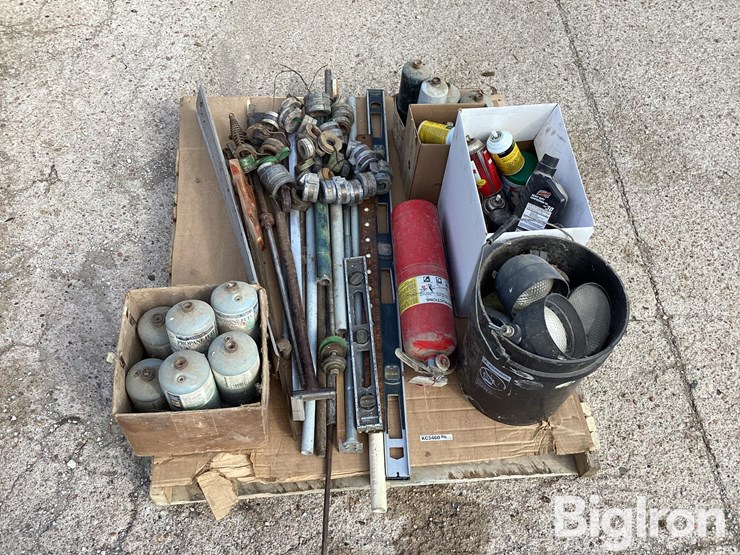 cylinder-stops,-fire-extinguisher,-saw,-level,-miscellaneous-items-image-9