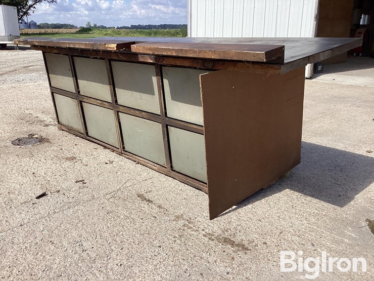 metal-work-bench-w/-8-drawers-image-16