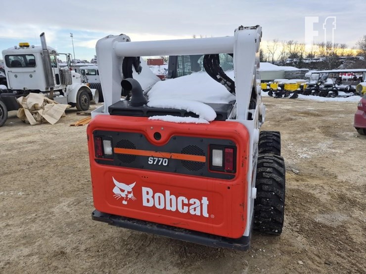 2022-bobcat-s770-image-10