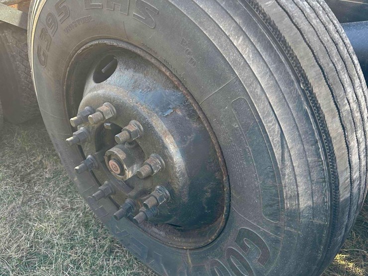 2006-freightliner-business-class-roll-off-image-8