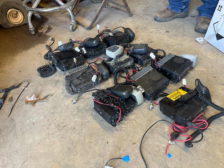 #35585-•-lot-of-(10)-kenwood-radio-transceivers-image-2