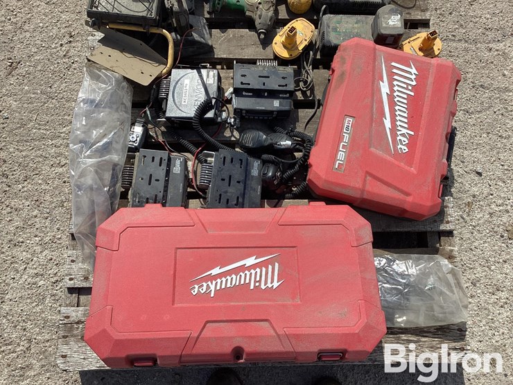 private-band-radios,-jd-impact-wrench,-dewalt-impact-wrench-image-10