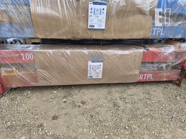 irlanch-two-post-10,000lb-lift-hoist-image-1