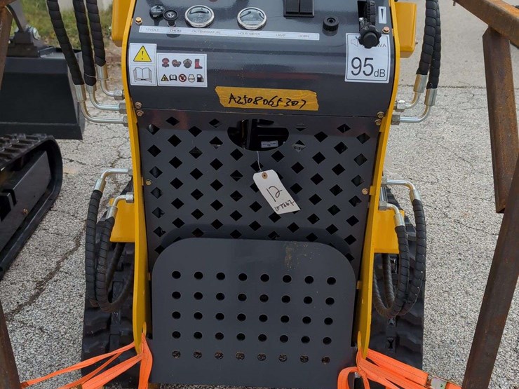 sdll60-crawler-w/-bucket-image-7