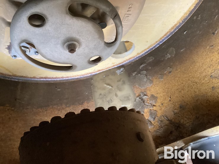 caterpillar-cb64-image-11