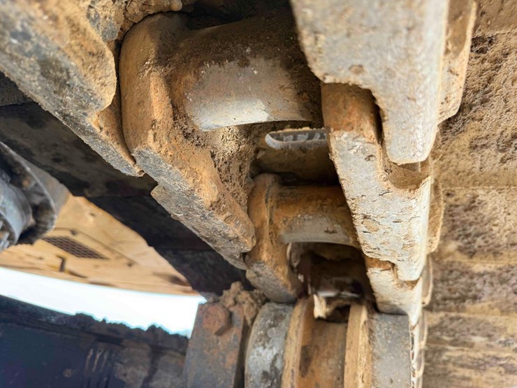 2015-caterpillar-335fl-image-13