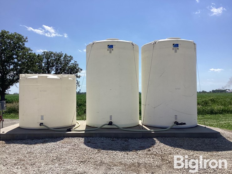 poly-tanks-w/-pump-&-electric-motor-image-10