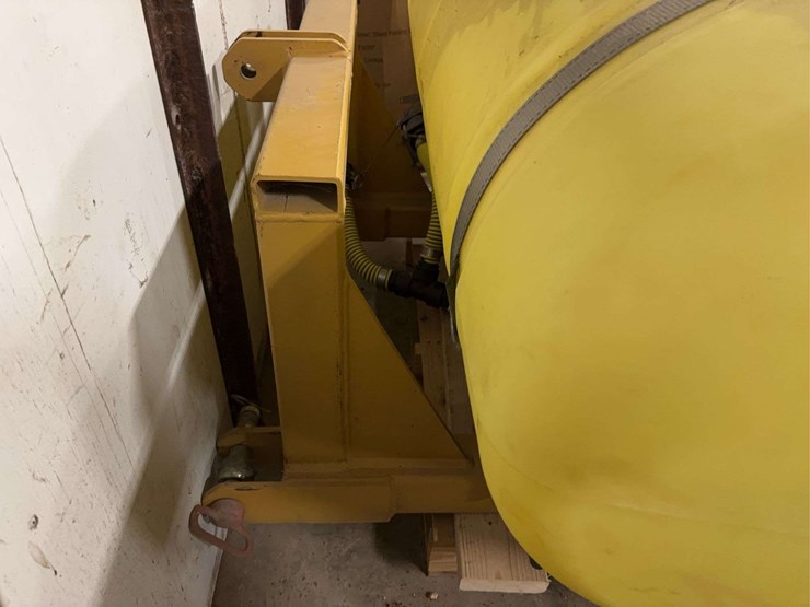 300-gal-plastic-3-point-mount-tank-image-3