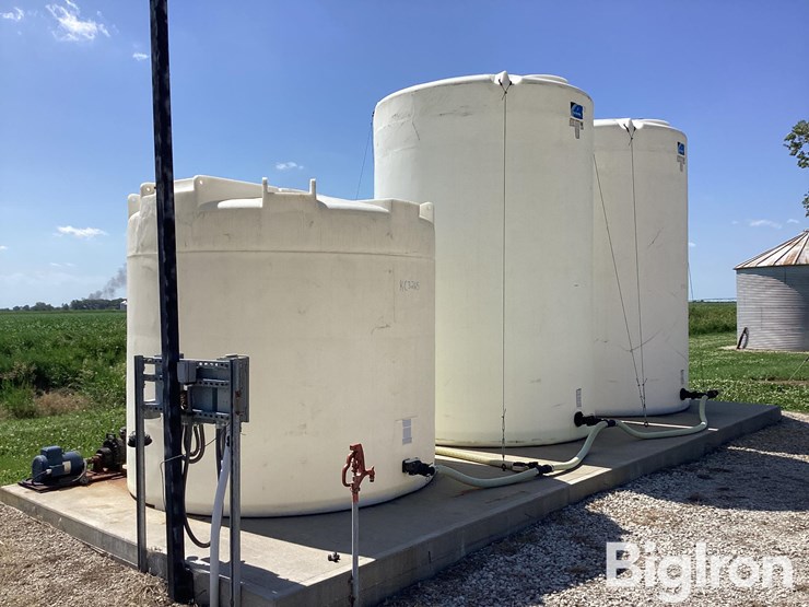 poly-tanks-w/-pump-&-electric-motor-image-11