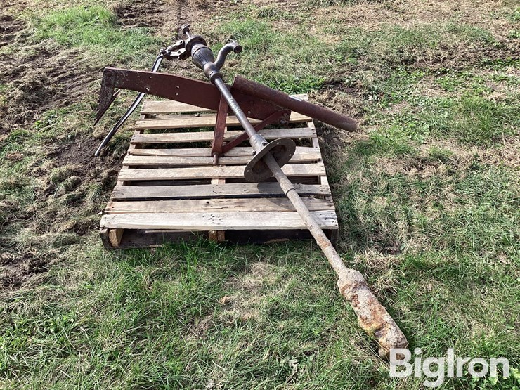 3-pt-ripper-&-antique-water-hydrant-image-4