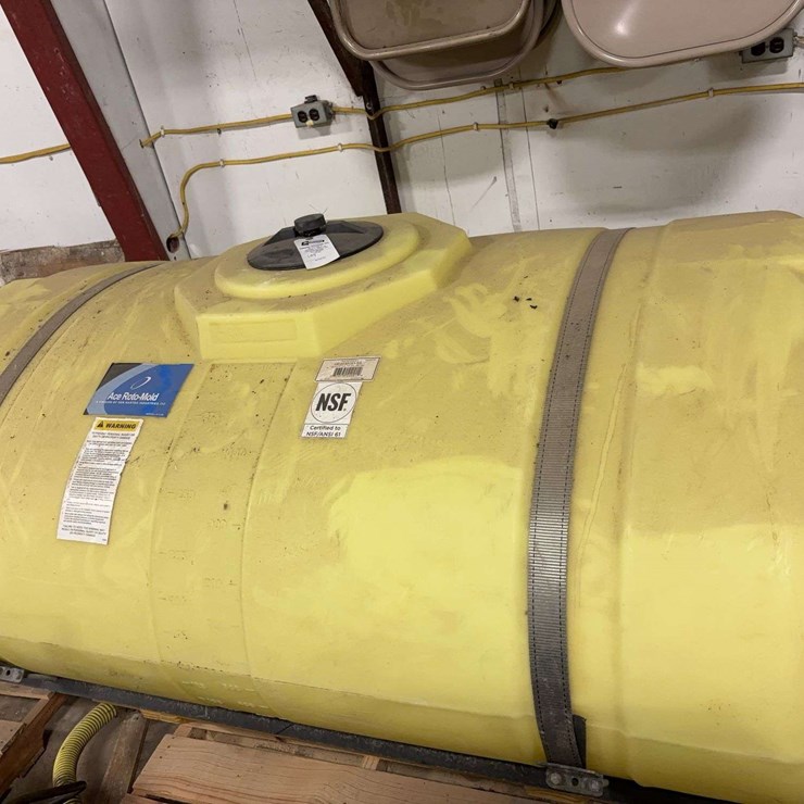 300 Gal Plastic 3 point Mount Tank