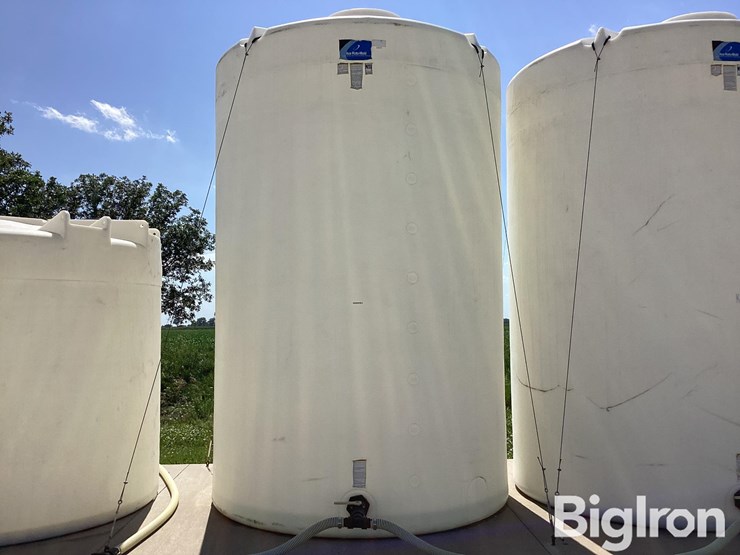 poly-tanks-w/-pump-&-electric-motor-image-8