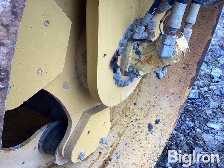 caterpillar-cb64-image-19