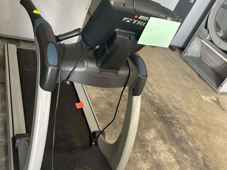 true-fitness-tcs600a-treadmill-image-5