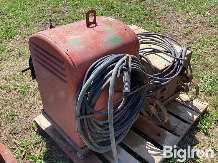 gray-air-lift-jack-&-welder-image-15