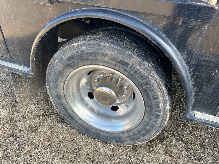 ford-f450-xl-image-11