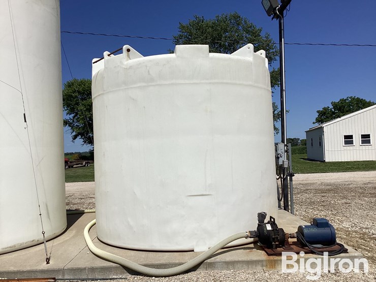 poly-tanks-w/-pump-&-electric-motor-image-17