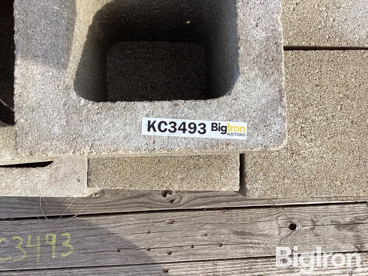 10'-railroad-ties-&-half-concrete-blocks-image-19