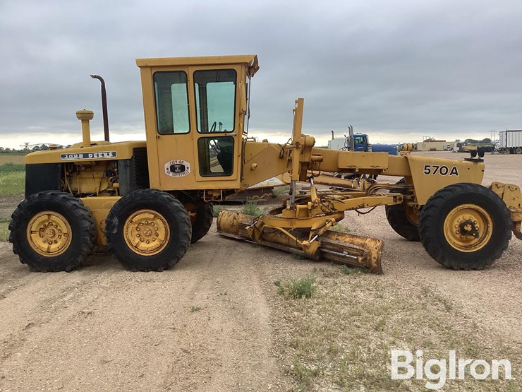 john-deere-570-image-4