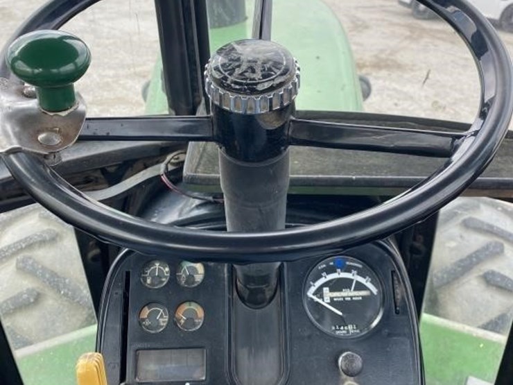 john-deere-8430-image-9