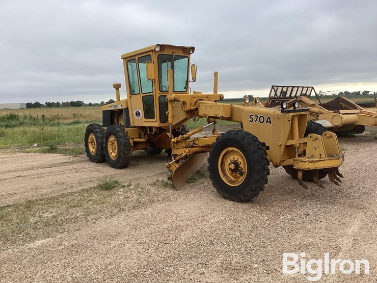 john-deere-570-image-3