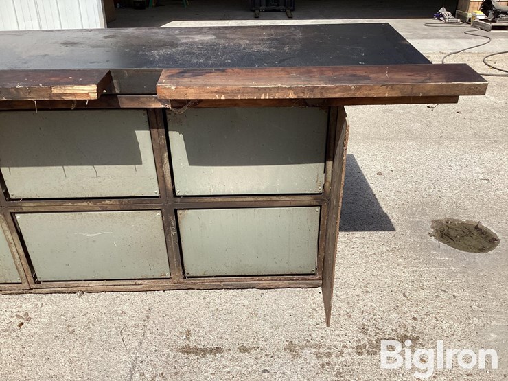 metal-work-bench-w/-8-drawers-image-15