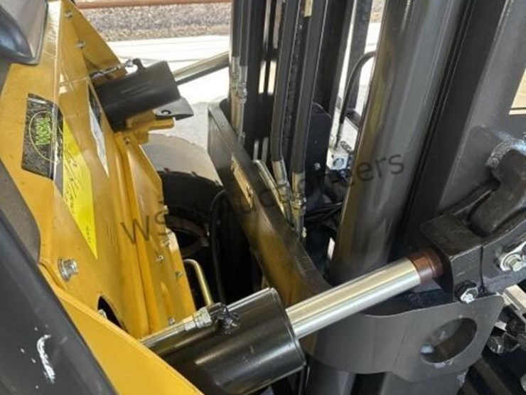 caterpillar-dp50cn1-image-10