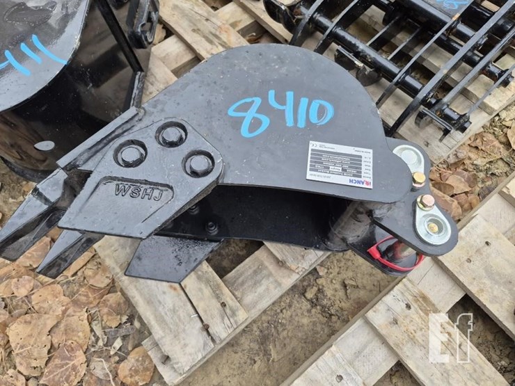 irlanch-mini-excavator-toothed-bucket-image-1