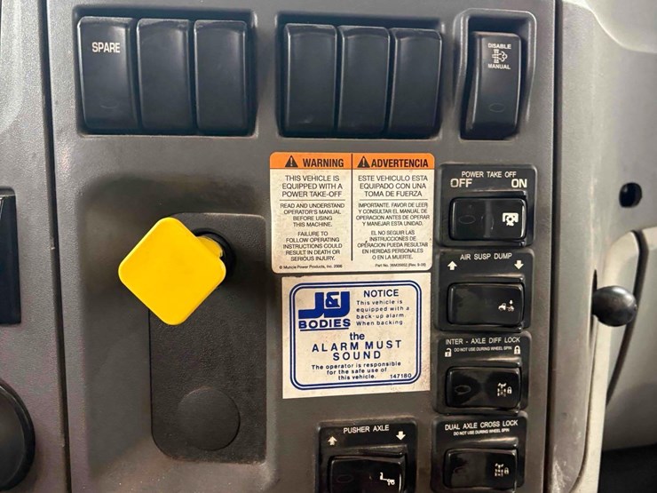 peterbilt-567-image-23