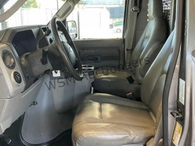 2009-ford-e150-image-23