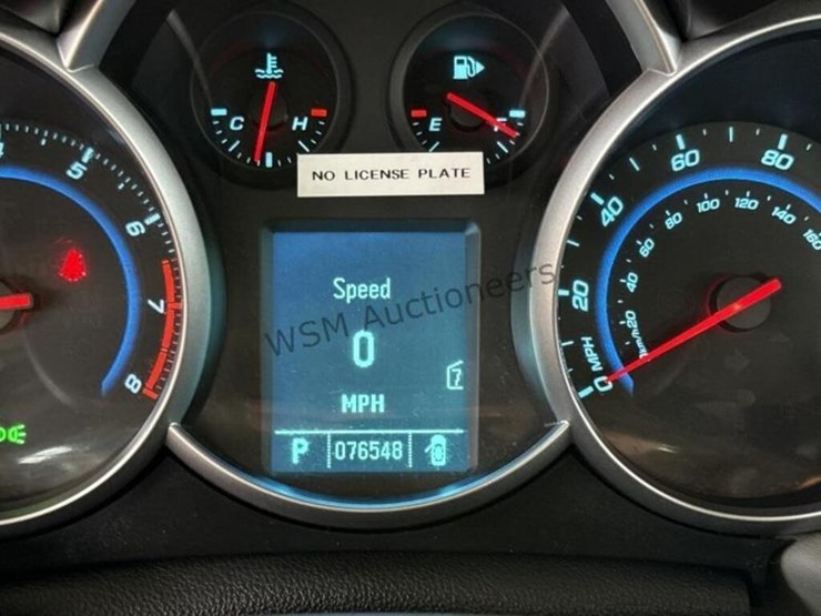 2011-chevrolet-cruze-lt-sdn-image-17