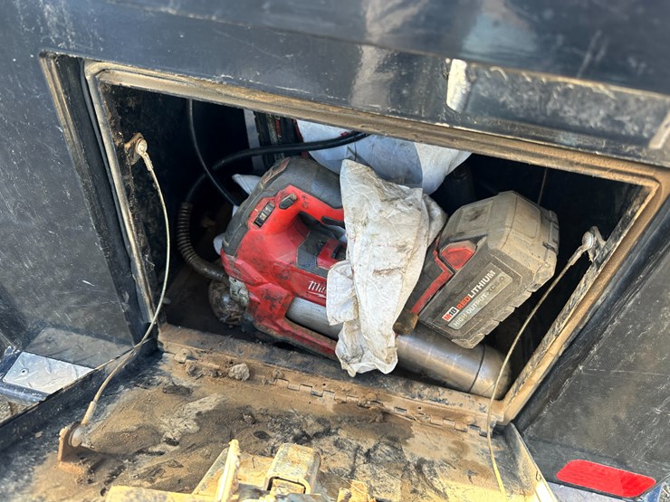 ford-f450-xl-image-19