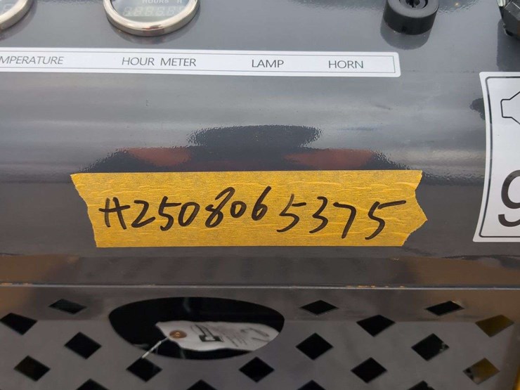 sdll60-crawler-w/-bucket-image-8