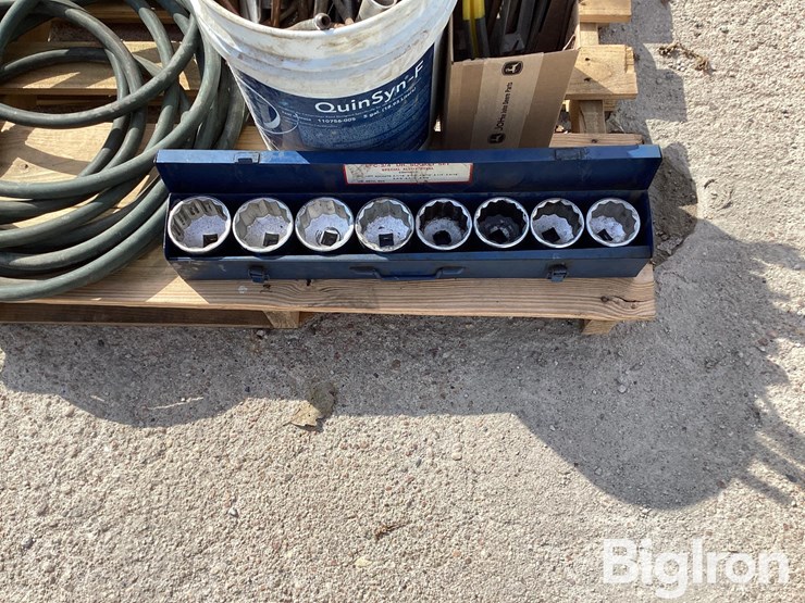 3/4-socket-set,-sander,-saw,-files-&-miscellaneous-tools-image-9