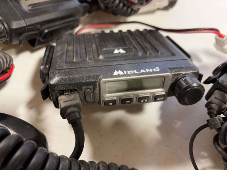 (6)-midland-radios-&-antennas-image-2