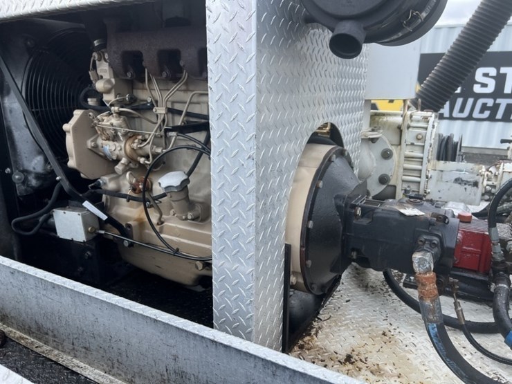 2009-gmc-w5500-image-17